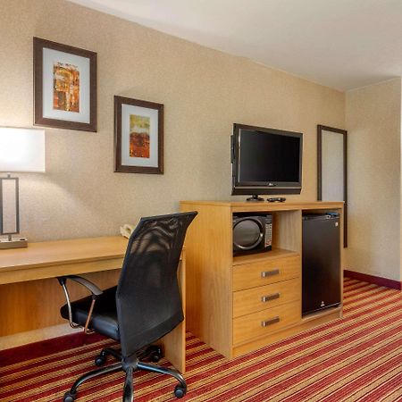 Quality Inn Exit 4 Clarksville Eksteriør billede