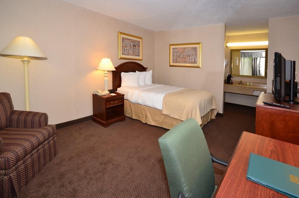 Quality Inn Exit 4 Clarksville Eksteriør billede